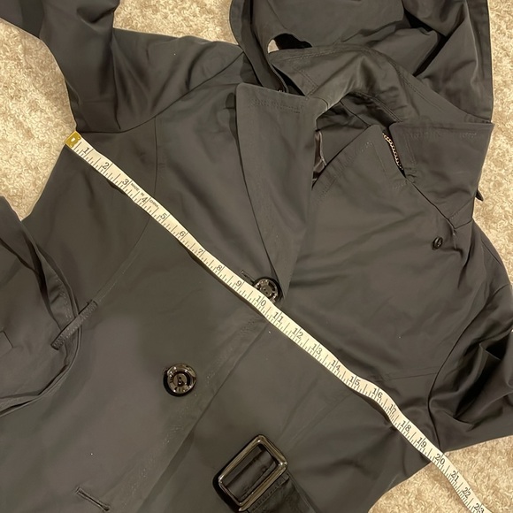 Ellen Tracy Black Raincoat Button Front Belted Petites M Removable
Hood - Picture 3 of 9